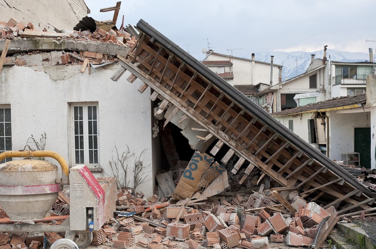 Los sismos podrían predecirse con varios días, evitando destrucción. FOTO: Angelo Giordano/Pixabay