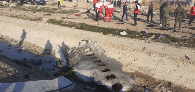 El Boeing 737 de la aerolínea ucraniana UIA había partido de Teherán con destino a Kiev. Una falla en la aeronave habría ocasionado el accidente.