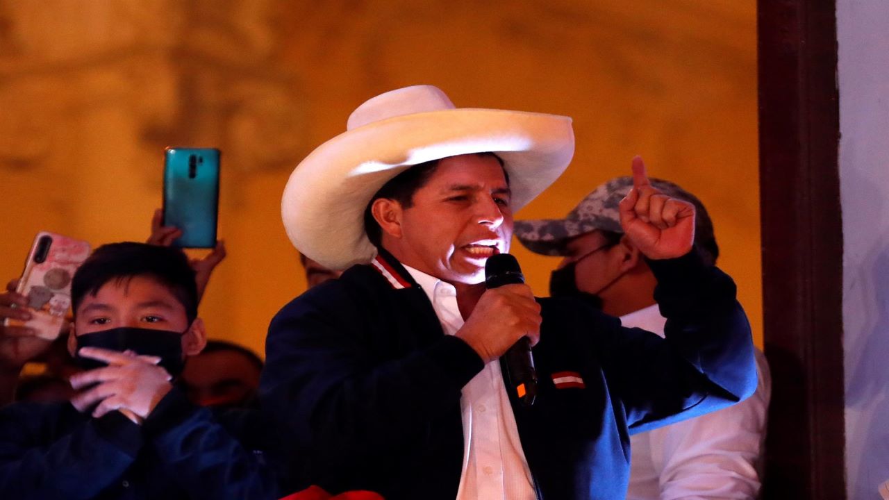 Pedro Castillo también aseguró que renunciará a su sueldo de presidente. Asumirá el cargo el próximo 28 de julio.