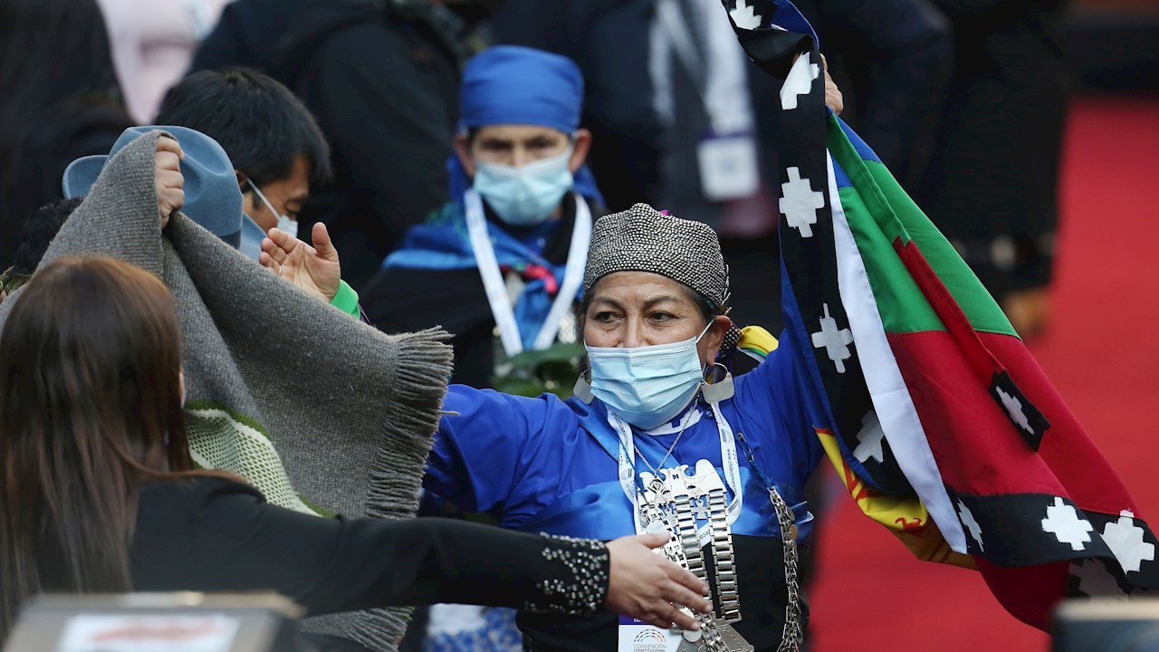 Chile inauguró Convención Constitucional y eligió a una mujer mapuche como su presidenta