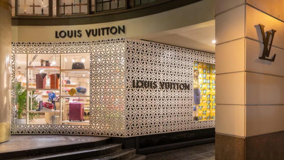 Papel pintado publicitario de la marca Louis Vuitton Avance