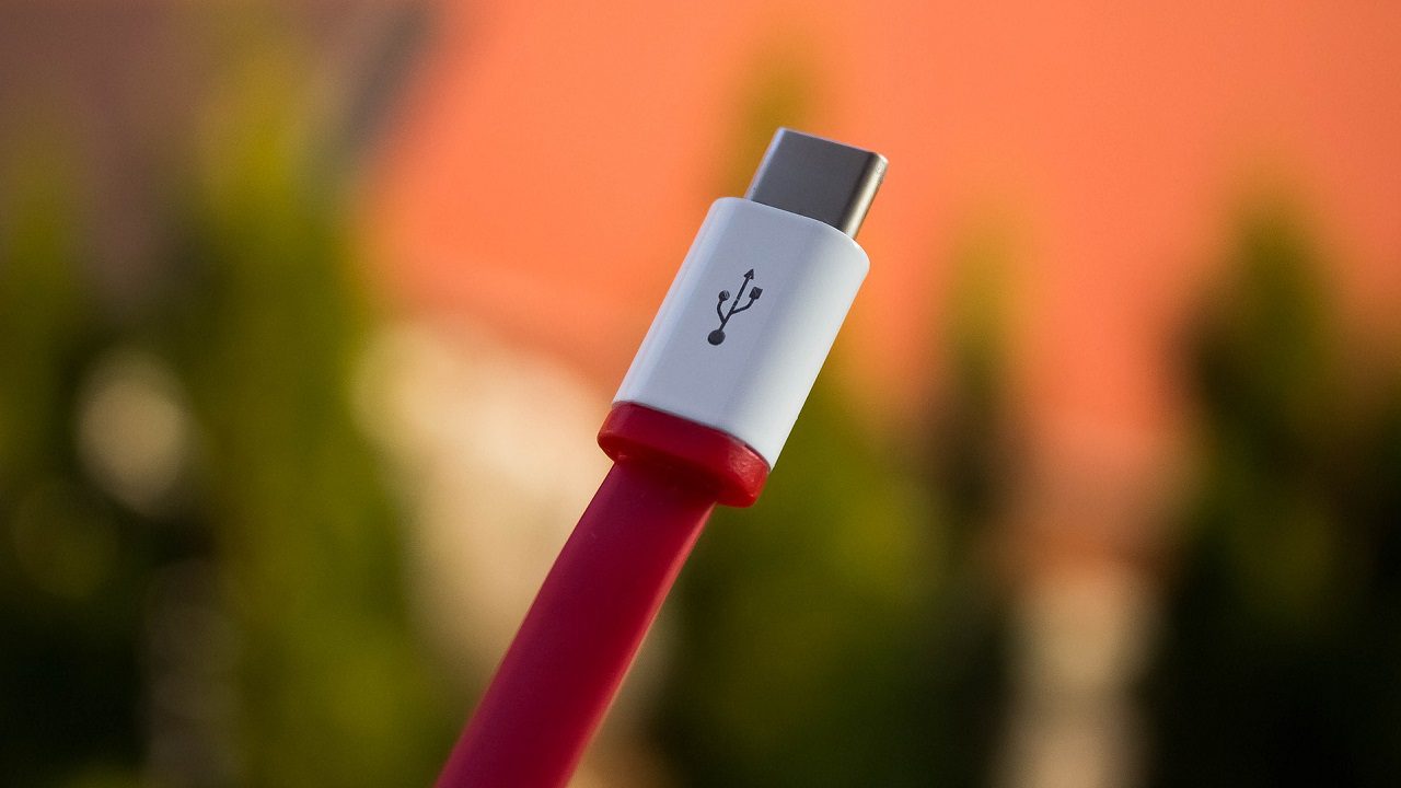 Europa obligará a fabricantes, incluyendo a Apple, a usar el USB-C como cargador  universal a partir de otoño 2024 - Forbes Colombia