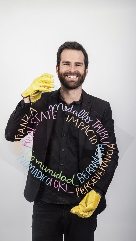 Camilo Olarte, LOKL -. Foto: Diana Rey Melo/Forbes Colombia emprendimientos - 30 under 30 Forbes Colombia.30 promesas de los negocios 2023. ilustracion: Veronica Londoño
